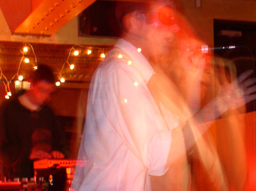 delarge photo gallery - Amateur Dramatics - Live on the 1st April 2004 - photos by Paul Burgess
